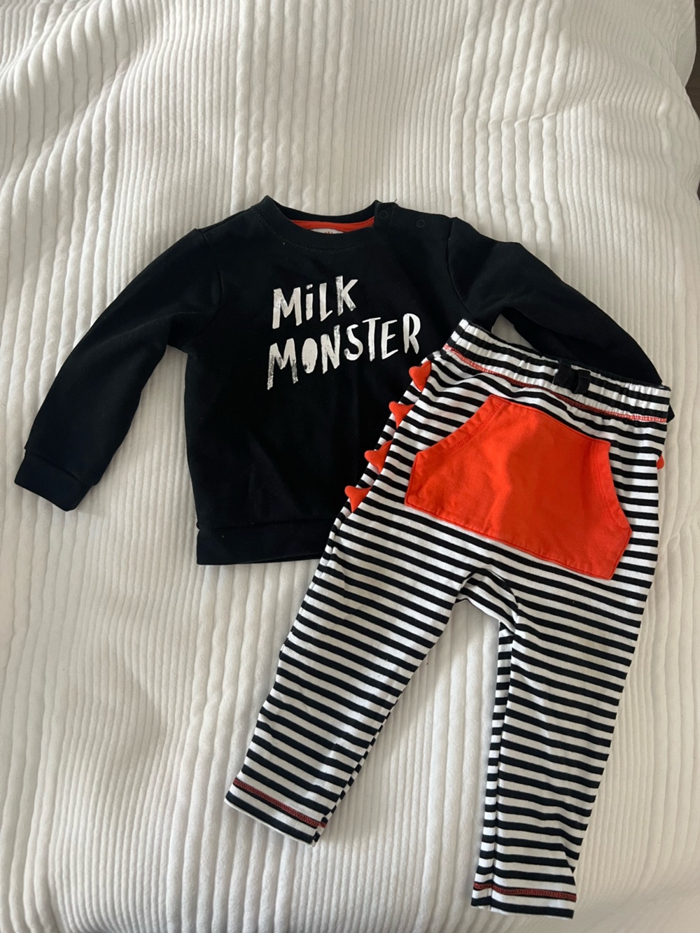 Cat & Jack Black and Orange Halloween Set Milk Monster